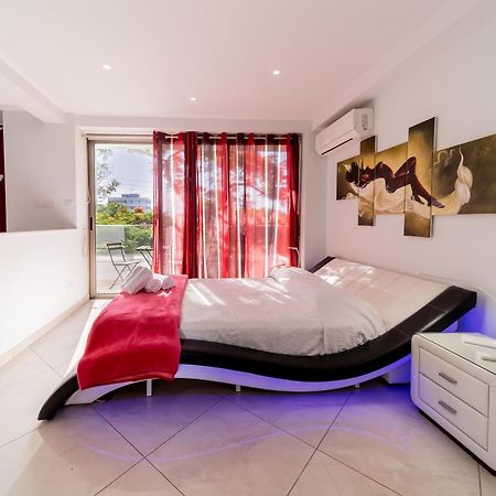 Mesogios House Suites Larnaca Bagian luar foto