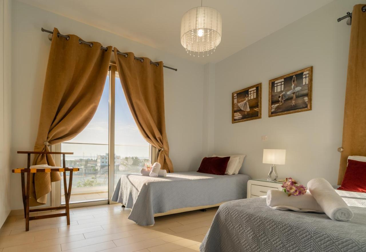 Mesogios House Suites Larnaca Bagian luar foto